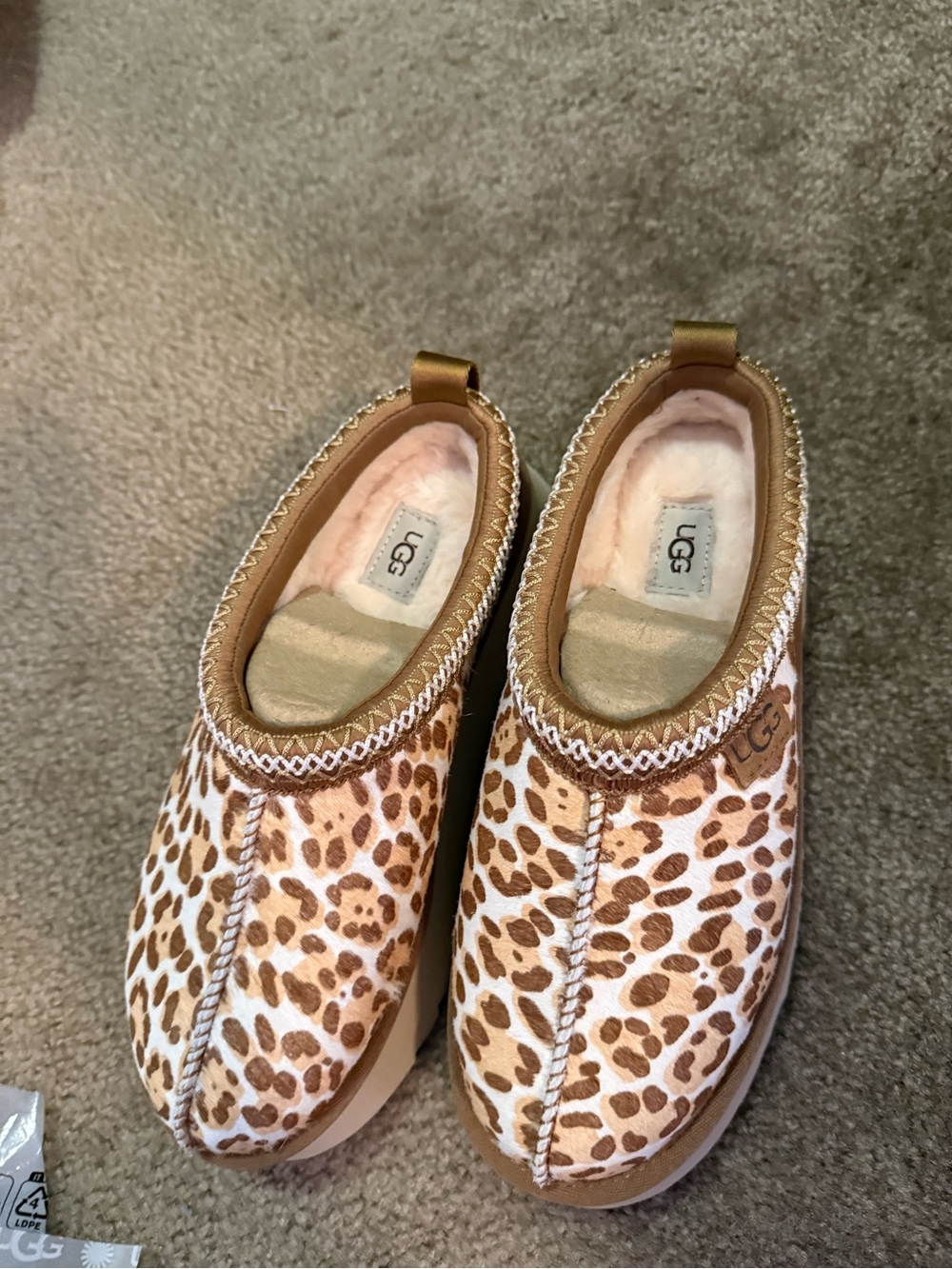 UGG Leopard Platform Tasman Plains in Beige and Brown - Picture 2 of 6